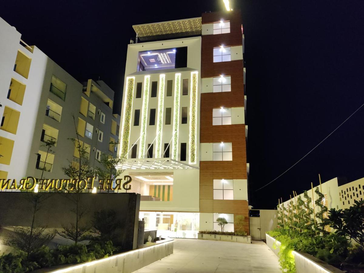 Hotel Sree Fortune Grand, Tadepalli Tadepalle Exterior foto