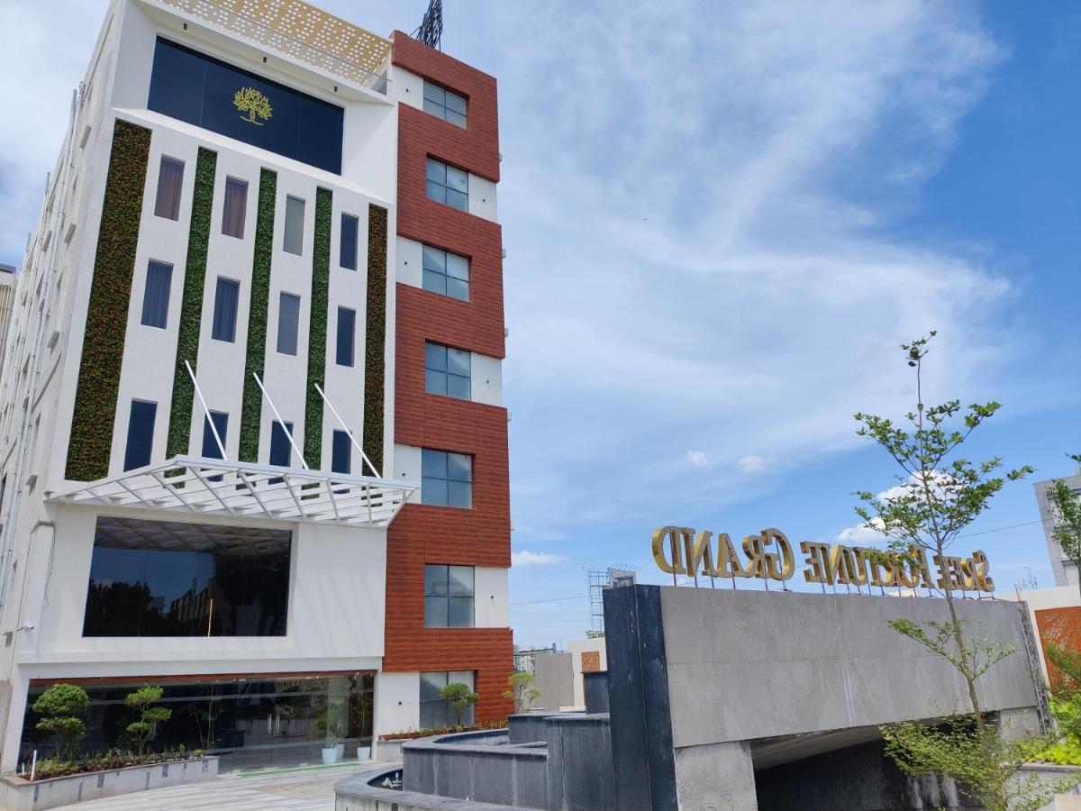 Hotel Sree Fortune Grand, Tadepalli Tadepalle Exterior foto